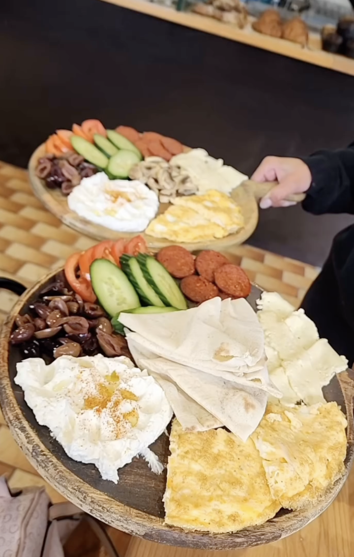 Oreganos Middle Eats Cafe