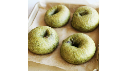Matcha Cranberry Bagel