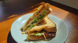 Hot Pressed Smoked Salmon Sandwich 熱壓三文治烟熏三文魚